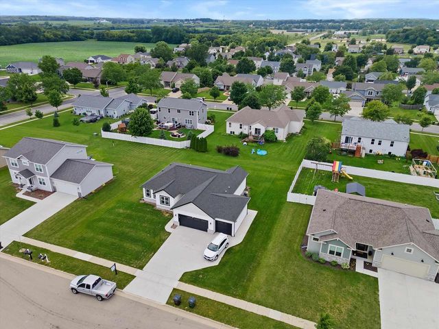 335 Crestview Lane, Lake Mills, WI 53551