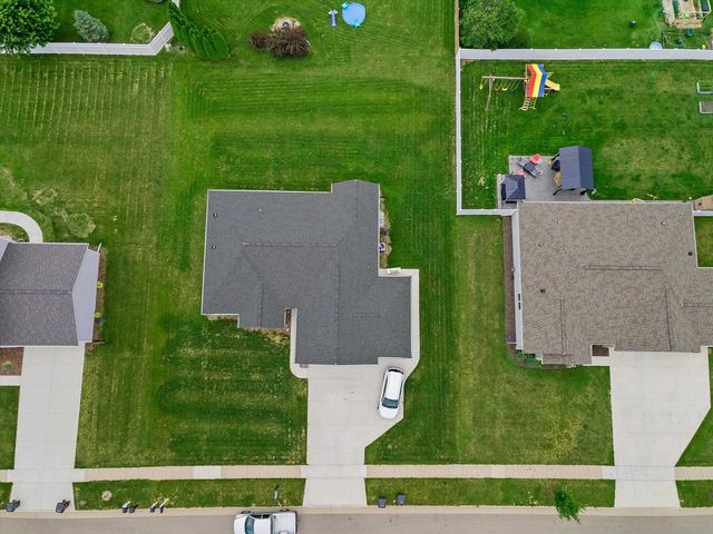 335 Crestview Lane, Lake Mills, WI 53551