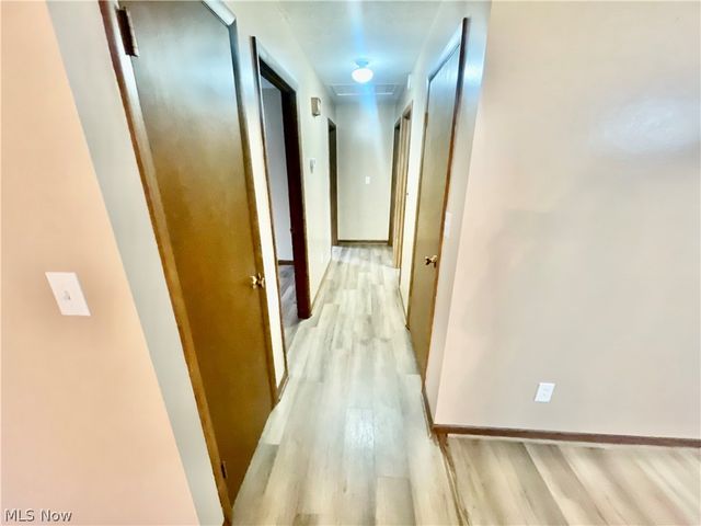 1805 Lee Creek Rd, Belleville, WV 26133