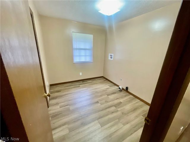 1805 Lee Creek Rd, Belleville, WV 26133