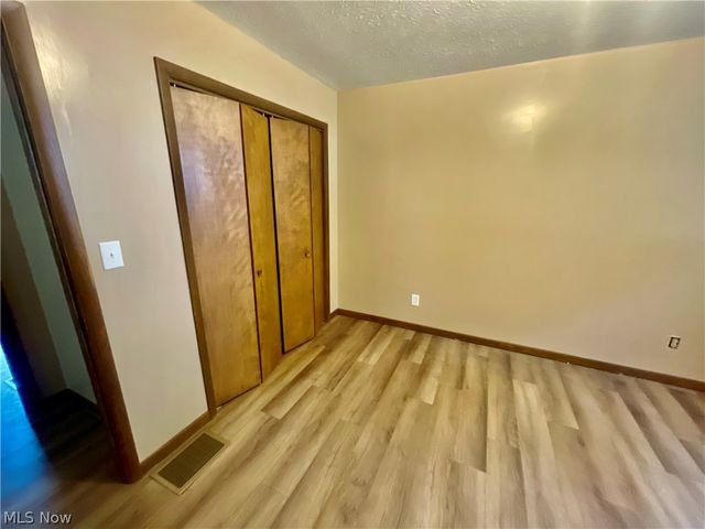 1805 Lee Creek Rd, Belleville, WV 26133