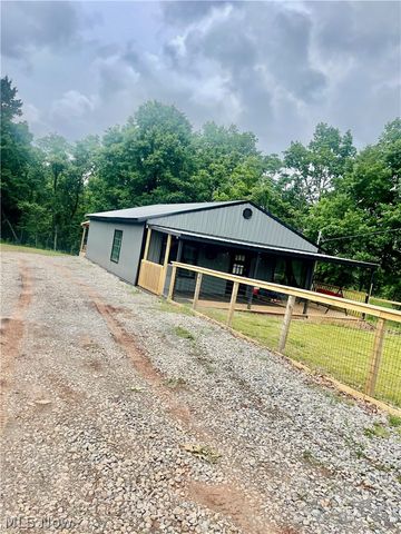 1805 Lee Creek Rd, Belleville, WV 26133