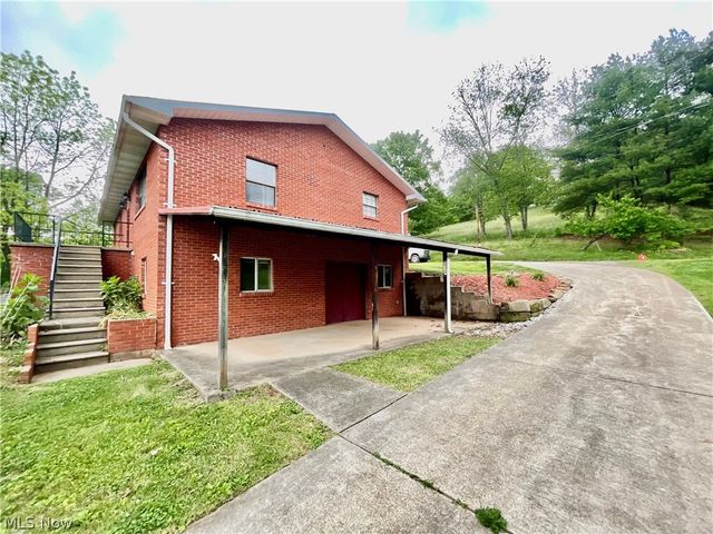 1805 Lee Creek Rd, Belleville, WV 26133