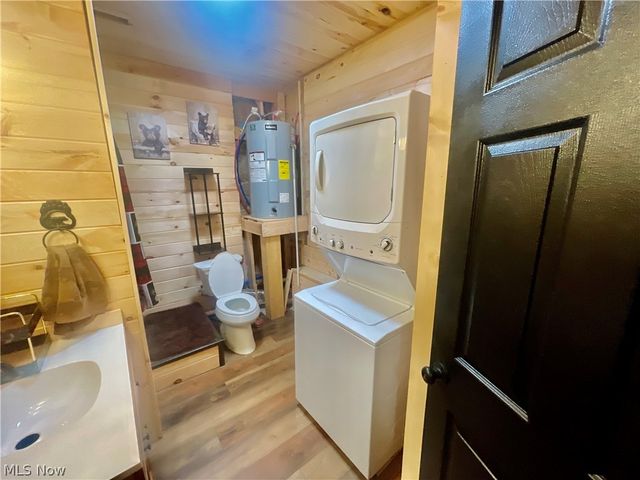 1805 Lee Creek Rd, Belleville, WV 26133
