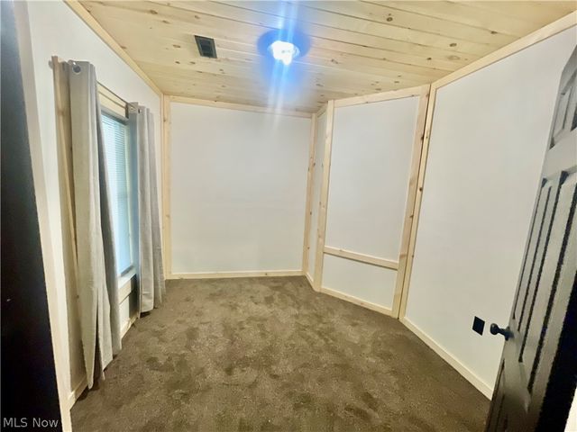 1805 Lee Creek Rd, Belleville, WV 26133