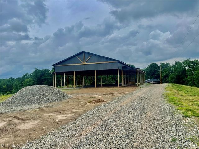 1805 Lee Creek Rd, Belleville, WV 26133