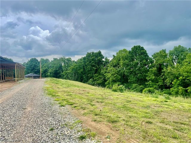 1805 Lee Creek Rd, Belleville, WV 26133