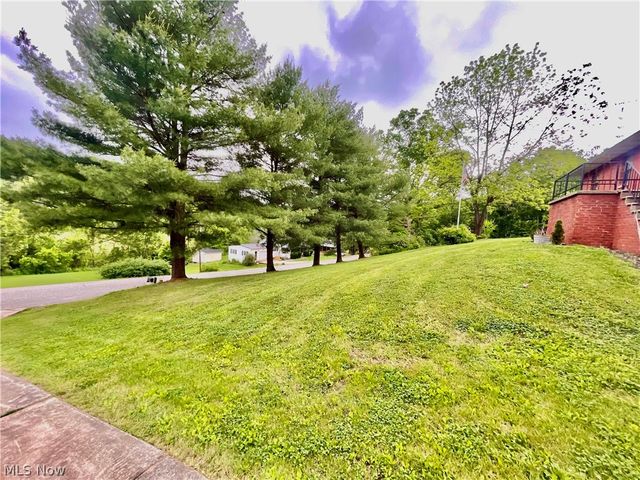 1805 Lee Creek Rd, Belleville, WV 26133