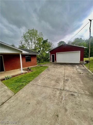 1805 Lee Creek Rd, Belleville, WV 26133