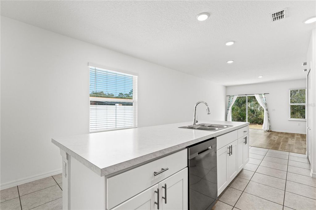Image 15 of property listing at 2815 WESTWOOD AVENUE, New Smyrna Beach, FL 32168