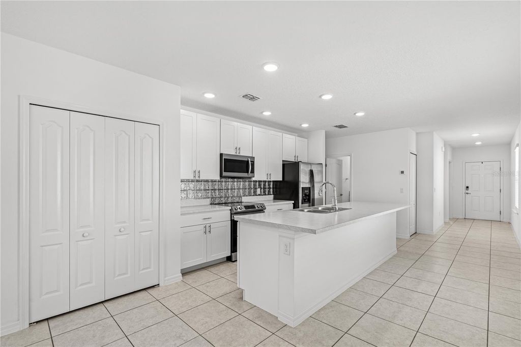 Image 18 of property listing at 2815 WESTWOOD AVENUE, New Smyrna Beach, FL 32168