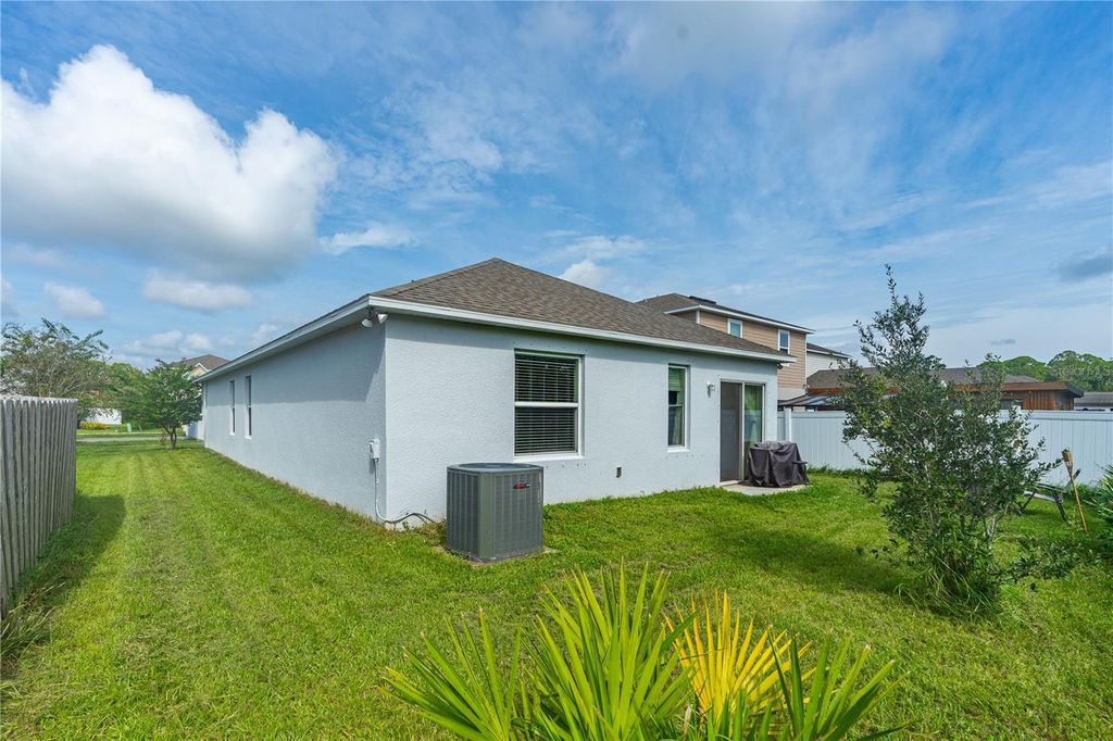 Image 5 of property listing at 2815 WESTWOOD AVENUE, New Smyrna Beach, FL 32168
