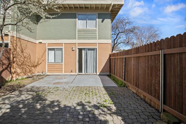 1560 Drake, Davis, CA 95616