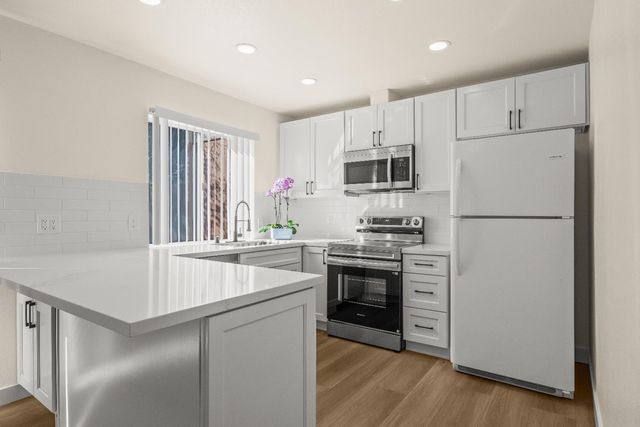 1560 Drake, Davis, CA 95616