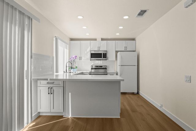 1560 Drake, Davis, CA 95616