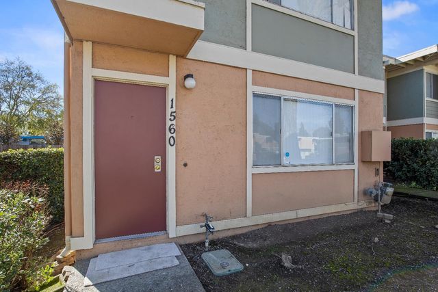 1560 Drake, Davis, CA 95616