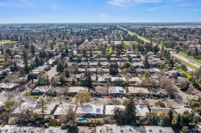 1560 Drake, Davis, CA 95616