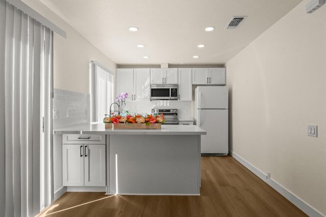 1560 Drake, Davis, CA 95616