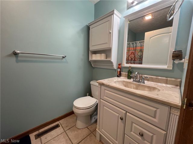 33 Balderson Drive, Washington, WV 26181