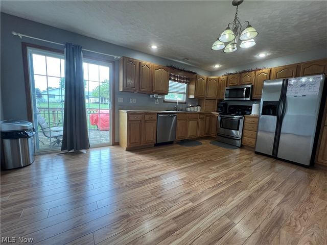 33 Balderson Drive, Washington, WV 26181