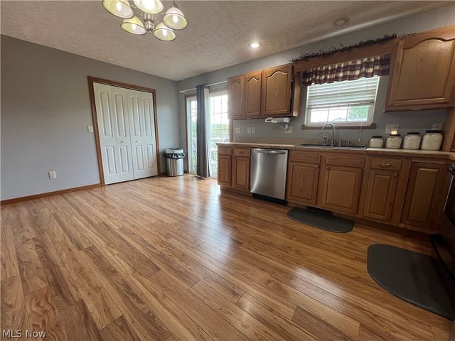 33 Balderson Drive, Washington, WV 26181