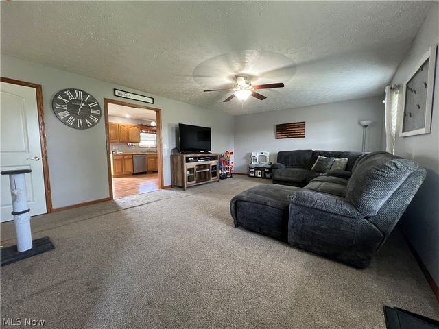 33 Balderson Drive, Washington, WV 26181