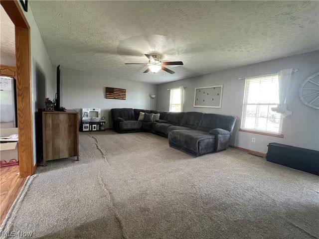 33 Balderson Drive, Washington, WV 26181