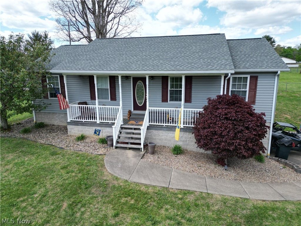 33 Balderson Drive, Washington, WV 26181
