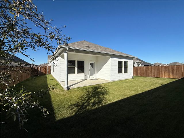 1168 Yucca Avenue, Lavon, TX 75166