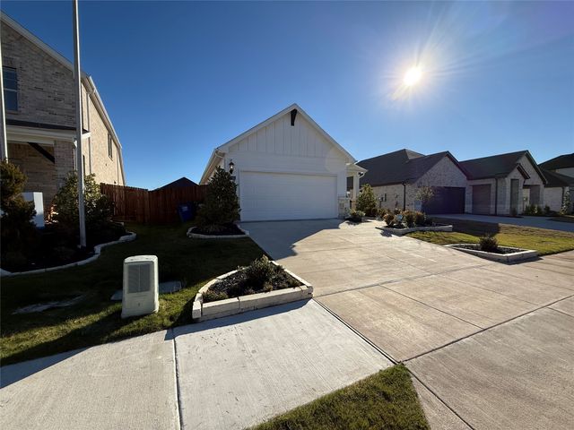 1168 Yucca Avenue, Lavon, TX 75166