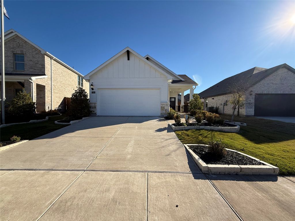 1168 Yucca Avenue, Lavon, TX 75166