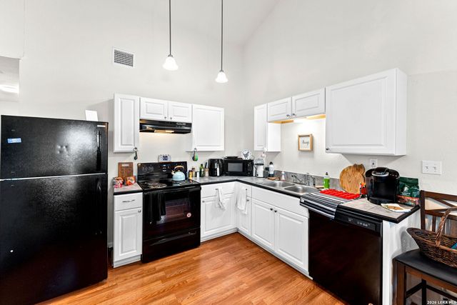 289 Chaparral Dr, Bandera, TX 78003