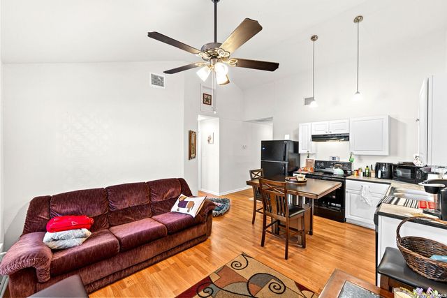 289 Chaparral Dr, Bandera, TX 78003