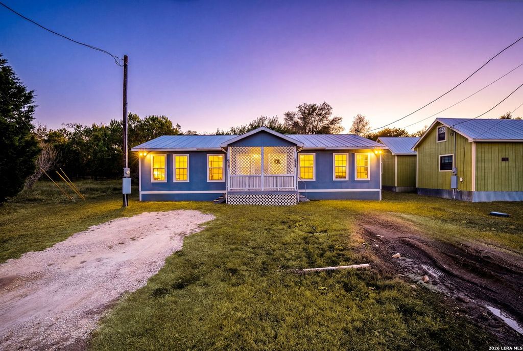 289 Chaparral Dr, Bandera, TX 78003