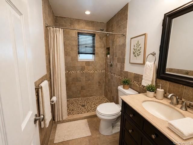 2516 Eastchester Road, Bronx, NY 10469