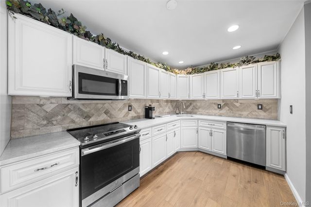40 W 4th Street 60, Patchogue, NY 11772