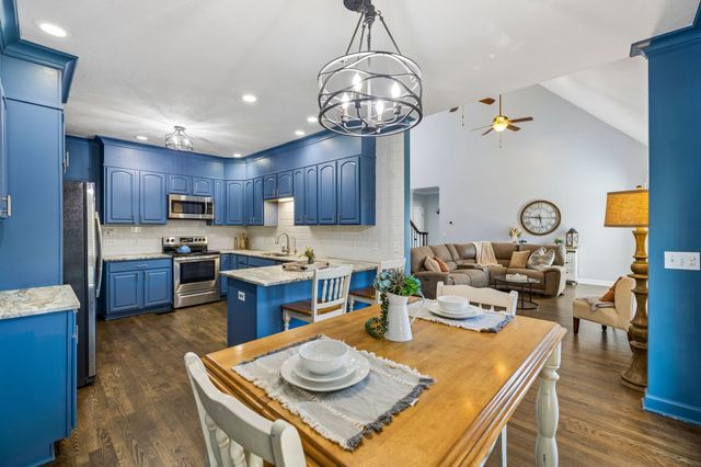 3918 Rowland Rd, Murfreesboro, TN 37128