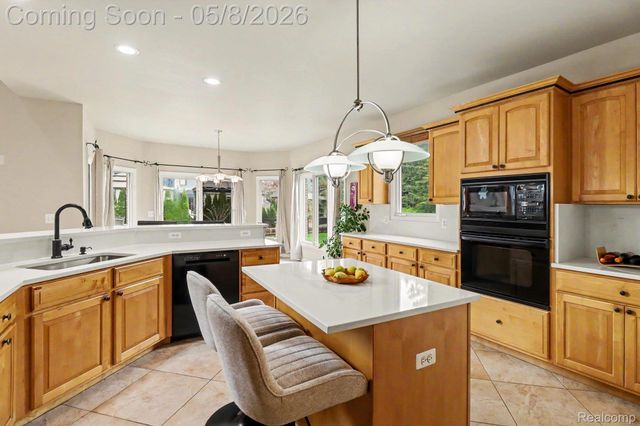 55397 Apple Lane, Shelby Charter Township, MI 48316