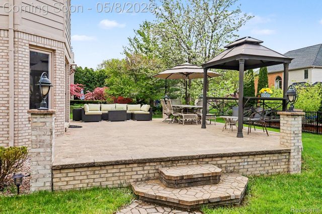 55397 Apple Lane, Shelby Charter Township, MI 48316