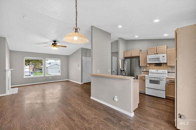 11157 W Red Maple Dr, Boise, ID 83709