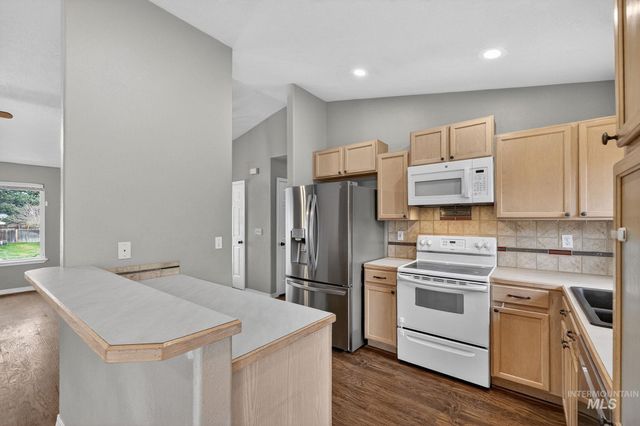 11157 W Red Maple Dr, Boise, ID 83709