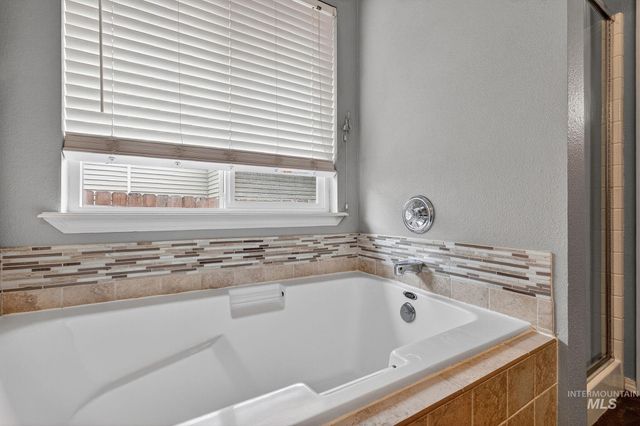 11157 W Red Maple Dr, Boise, ID 83709