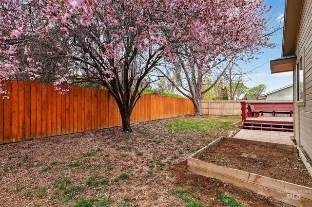 11157 W Red Maple Dr, Boise, ID 83709