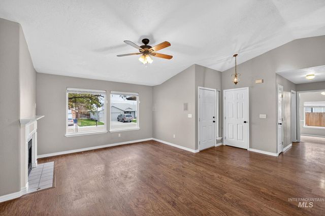 11157 W Red Maple Dr, Boise, ID 83709