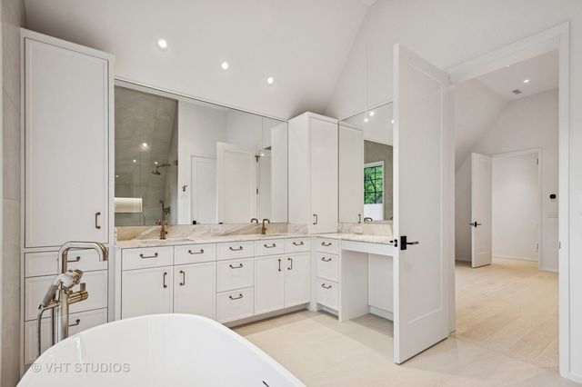 759 Strawberry Hill Drive, Glencoe, IL 60022