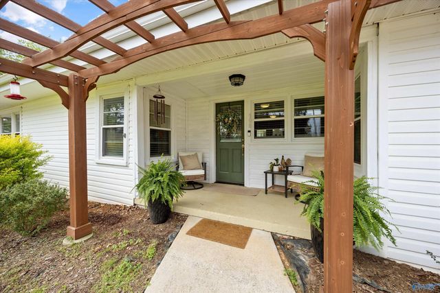 196 Curt Road, New Hope, AL 35760