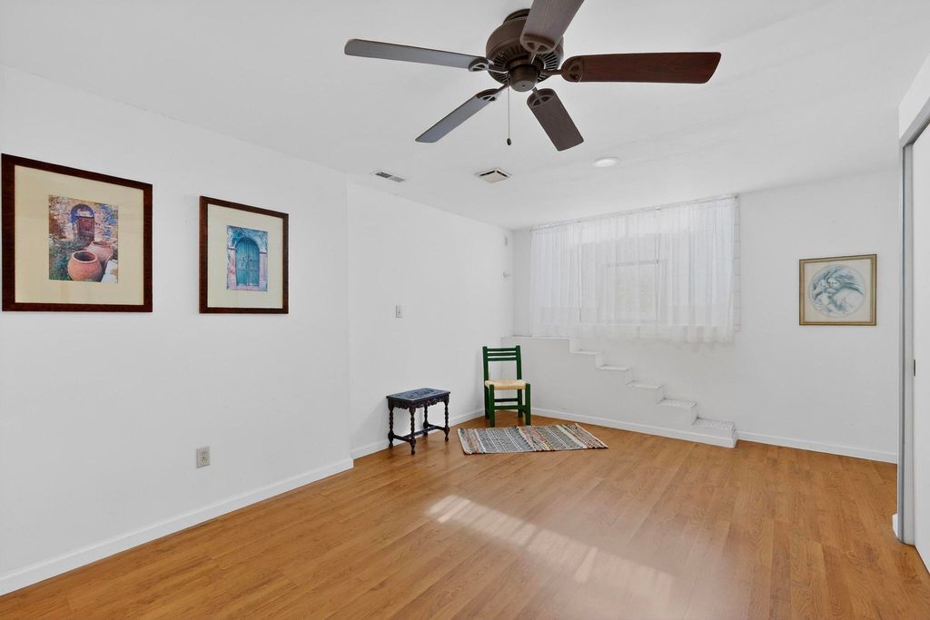 Image 32 of property listing at 6205 Hannett Avenue NE, Albuquerque, NM 87110