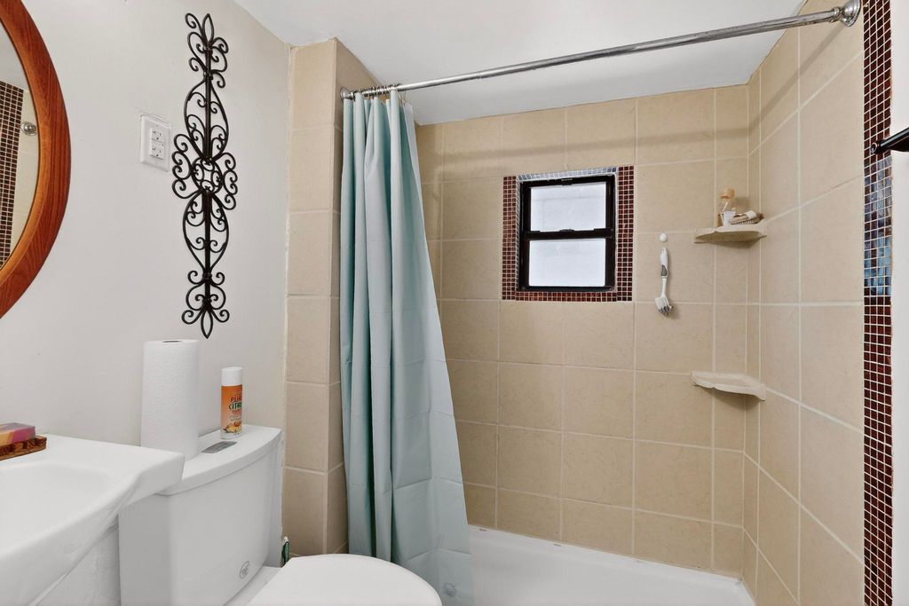 Image 34 of property listing at 6205 Hannett Avenue NE, Albuquerque, NM 87110