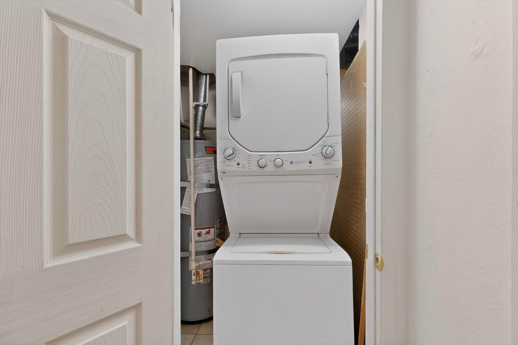 Image 38 of property listing at 6205 Hannett Avenue NE, Albuquerque, NM 87110