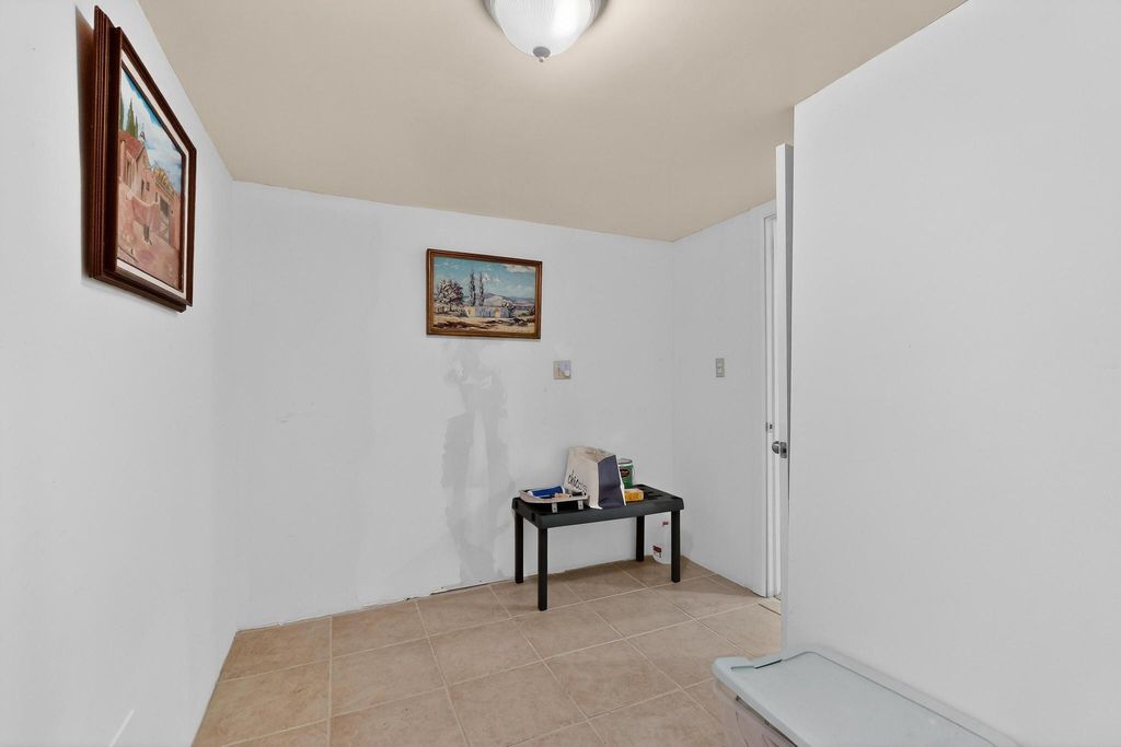 Image 40 of property listing at 6205 Hannett Avenue NE, Albuquerque, NM 87110